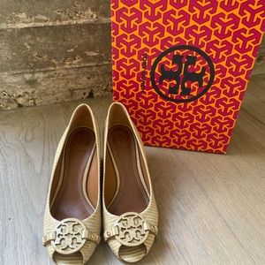 Tory Burch neutral pump